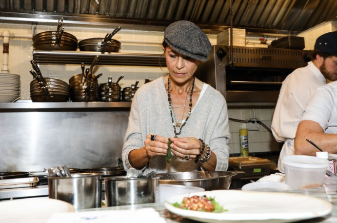 fd33 Şeflerin Yolculuğu: Ünlü Şeflerin Kariyer Hikayeleri ve Mutfak Sırları