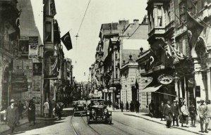 pera6-300x192 Cumhuriyet’in İlk Yıllarında İstanbul’da Yemek Kültürü: Modernleşmenin Sofradaki İzleri