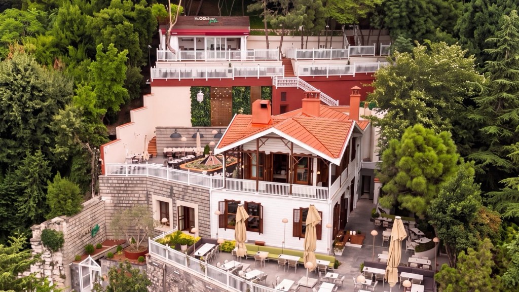 deb5279c-9069-457e-aa40-acb088c37a6c-1024x576 Boğaz’da&nbsp;Günün Ritmine Eşlik Eden Yeni Bir Adres: HuQQabaz Garden Adres